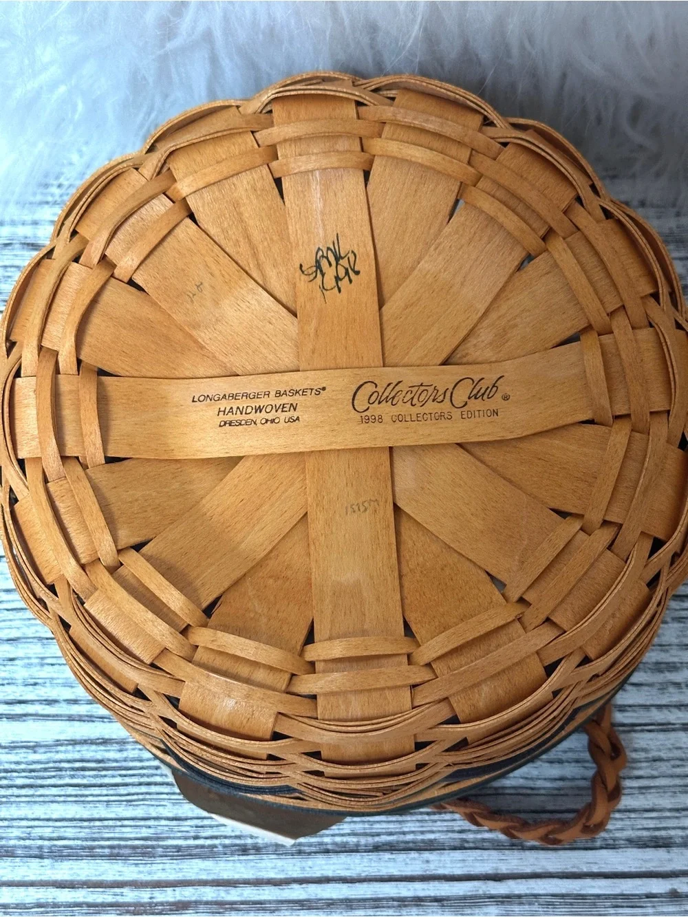 Longaberger 1998 Renewal Basket Collectors Chub New in Box